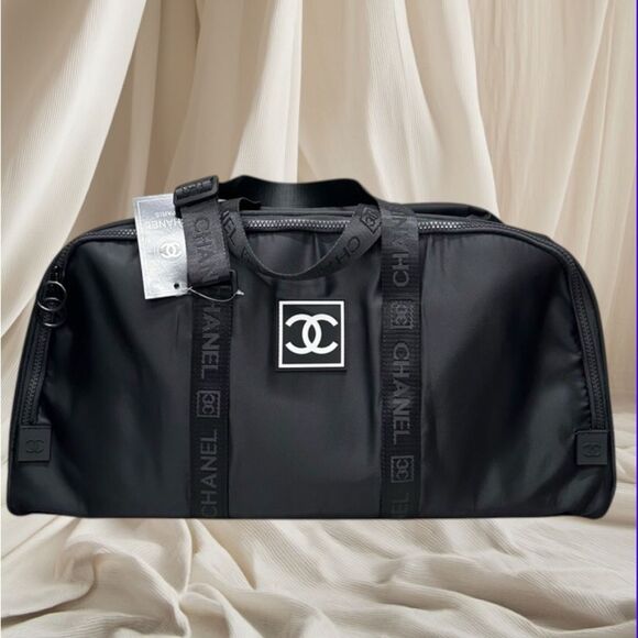 DUFFEL BLACK BAG VACATION TRAVEL GYM.